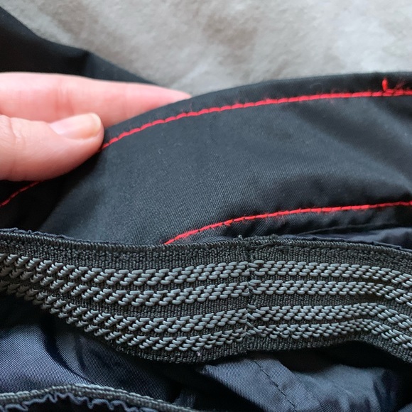 Obermeyer Ski/Snowboard Suit - Teen M (10-12) - Picture 13 of 16